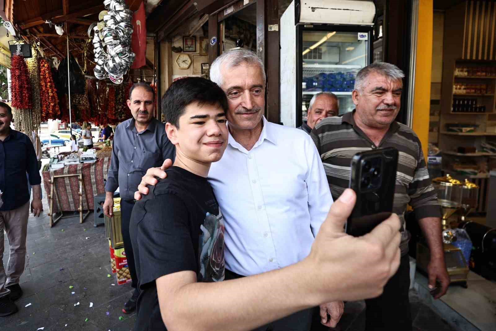Tahmazoğlu esnaf ve vatandaşlarla bir araya geldi
