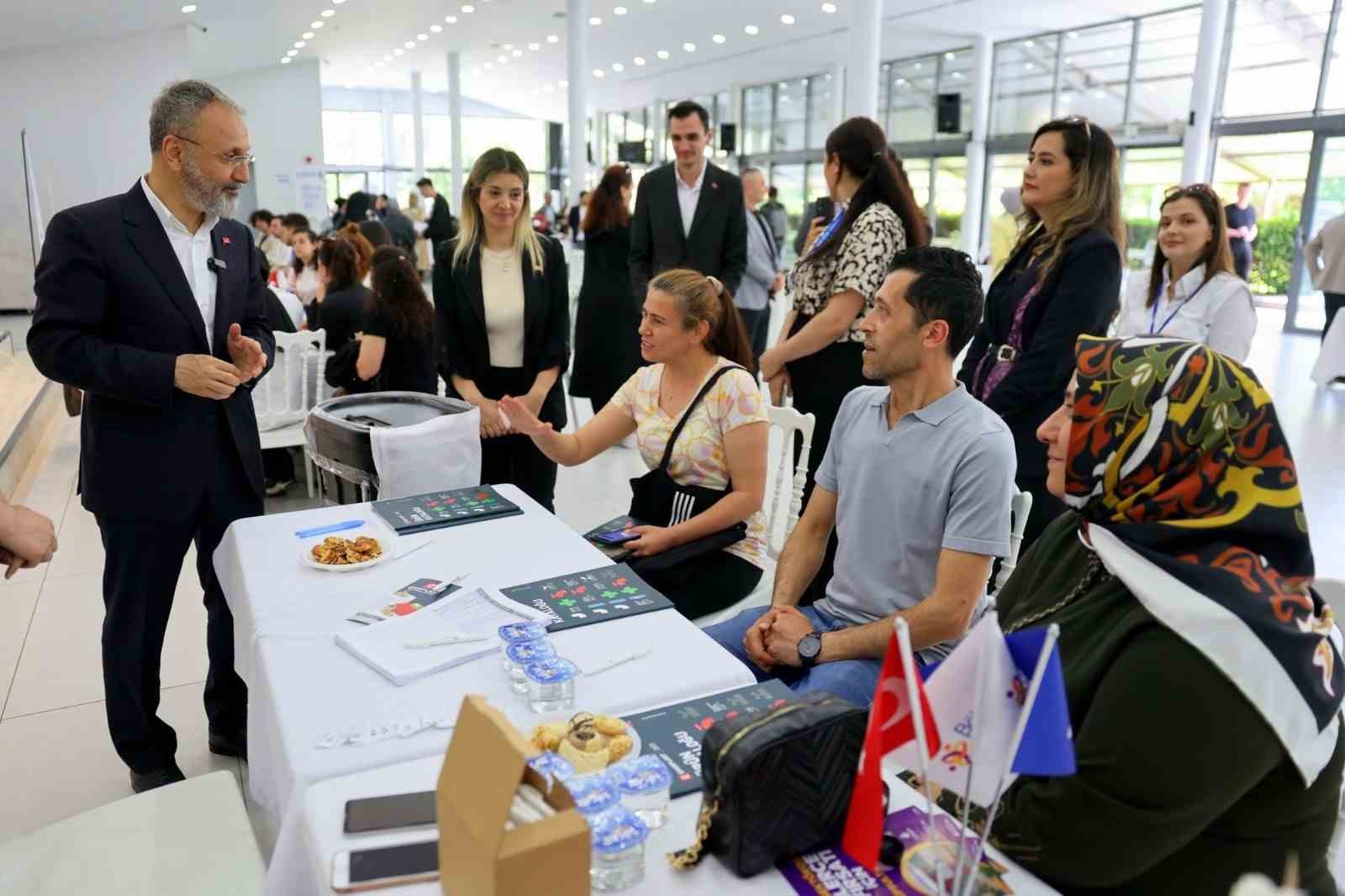 ESİM ve İBB İstihdam Ofisi iş arayanlara umut oluyor
