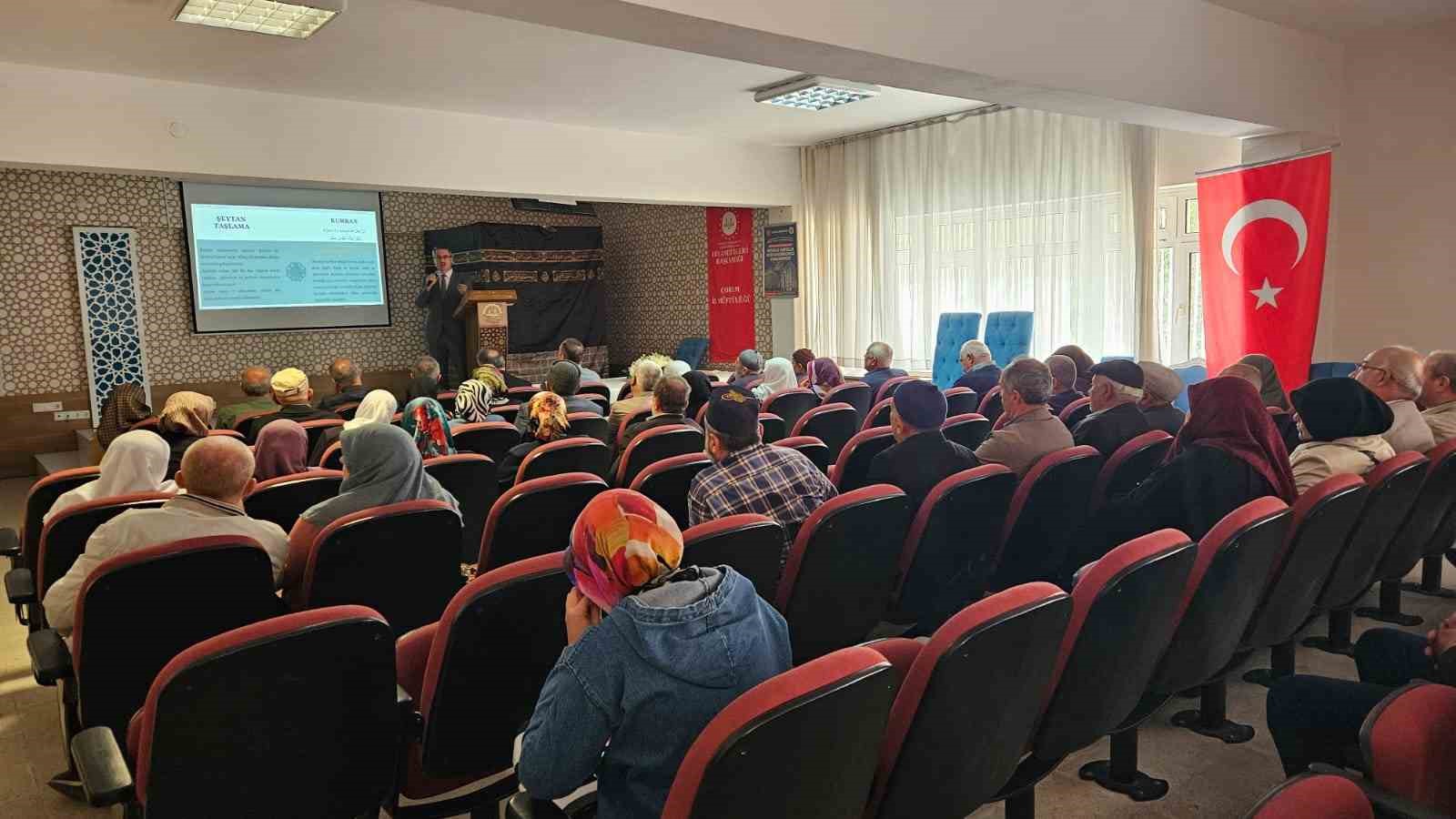 Hacı adaylarına uygulamalı hazırlık kursu düzenlendi