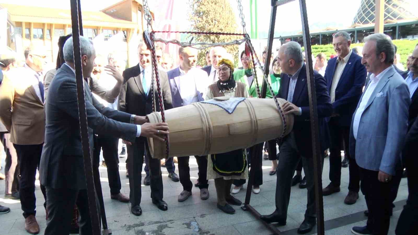 Rize&rsquo;nin yeni lezzeti &rsquo;Cevizli balkabaklı fırın helvası&rsquo; oldu
