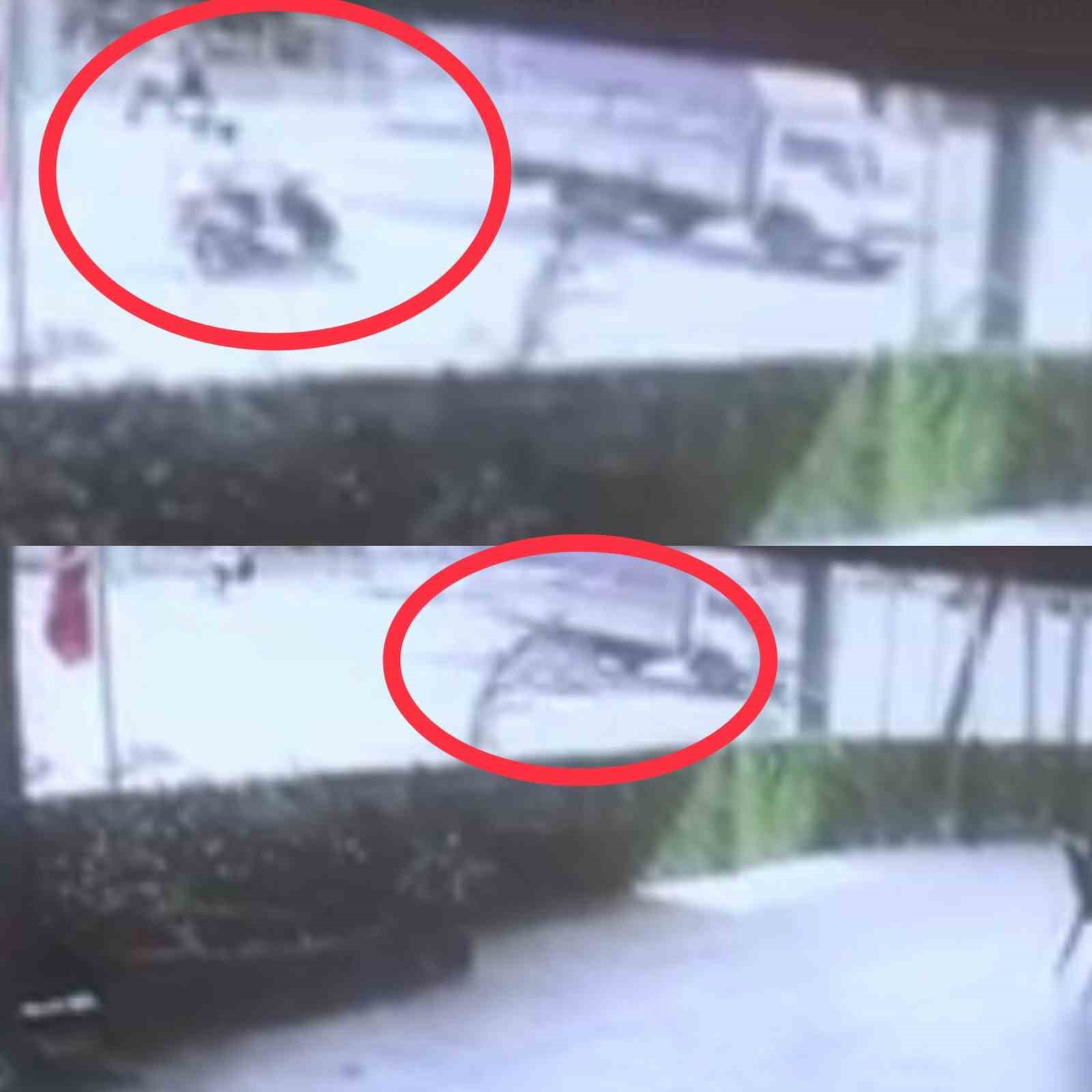 Motosiklet kamyonetin altına girdi: 1 &ouml;l&uuml;, 1 yaralı 