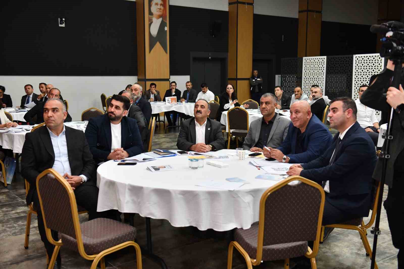 Esenyurt&rsquo;ta Muhtarlar &Ccedil;alıştayı d&uuml;zenledi
