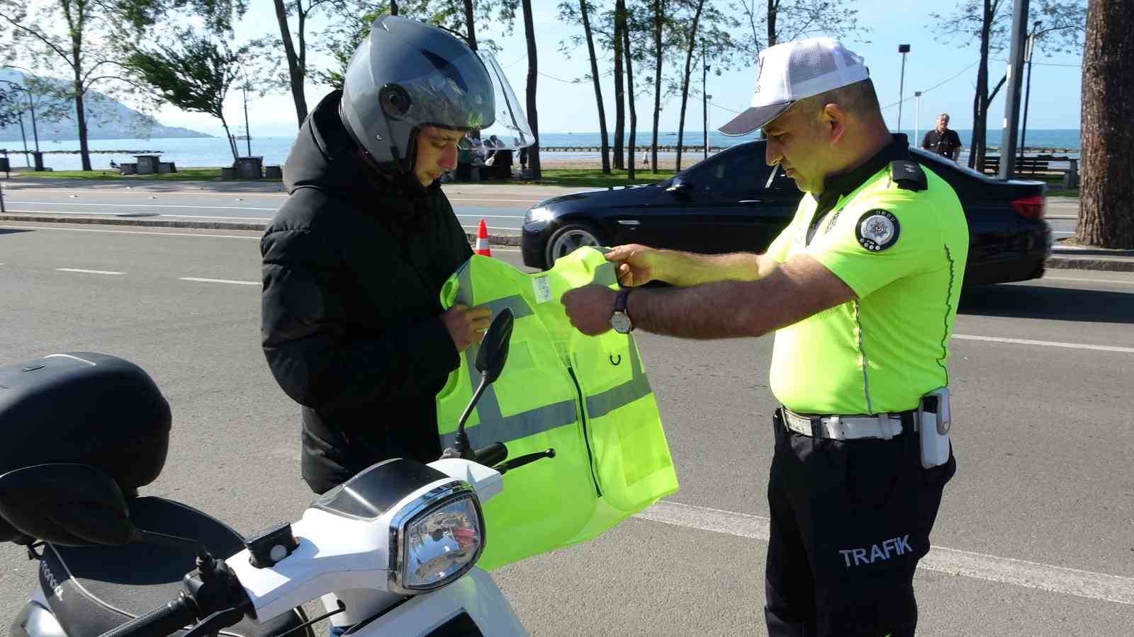 Motosiklet s&uuml;r&uuml;c&uuml;lerinin g&uuml;venliği artırılıyor
