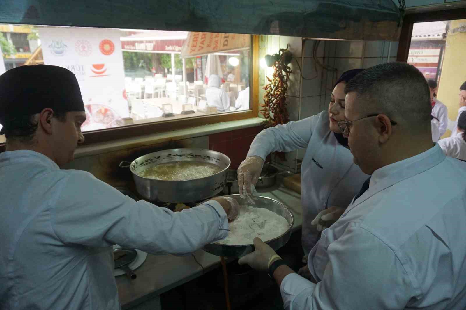 Geleceğin tava ciğer ustaları ilk deneyimlerini yaşadı
