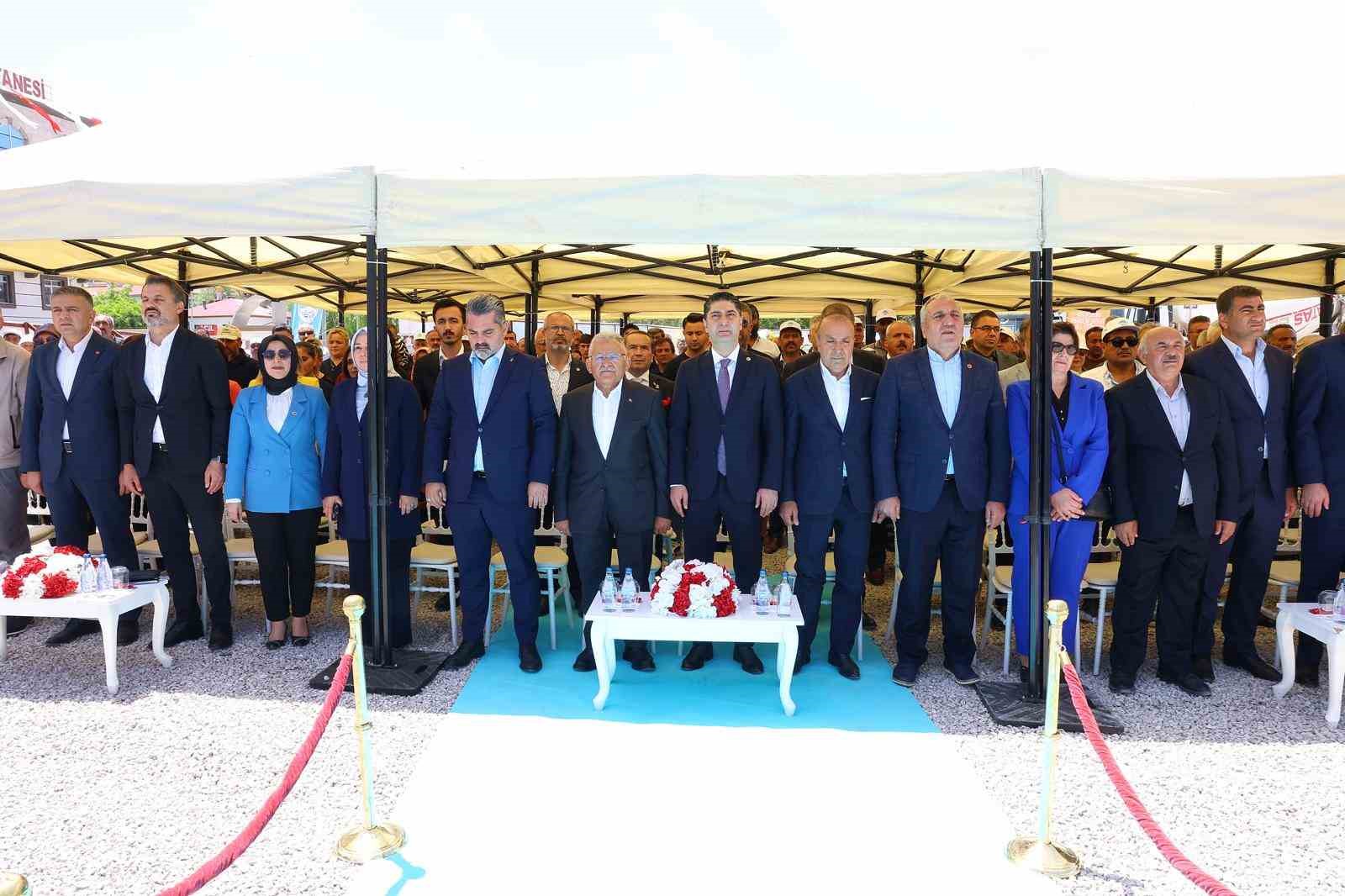 Başkan Büyükkılıç, Pınarbaşı Terminal ve Ticaret Binası temel atma törenine katıldı
