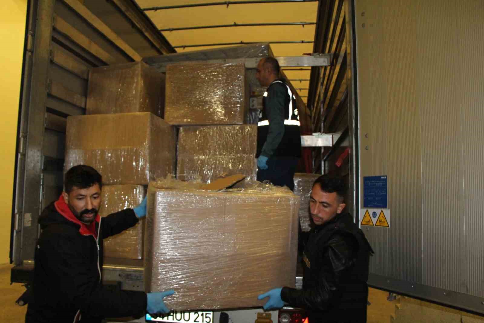 Kapıkule’de uyuşturucu operasyonu: 370 kilogram esrar ele geçirildi
