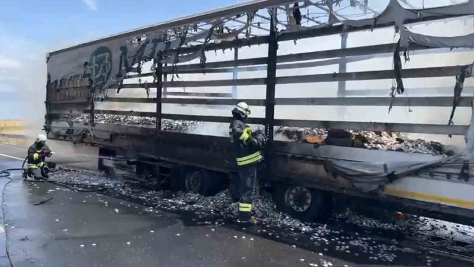 Tekirdağ’da yanan dorse demir yığınına dönüştü