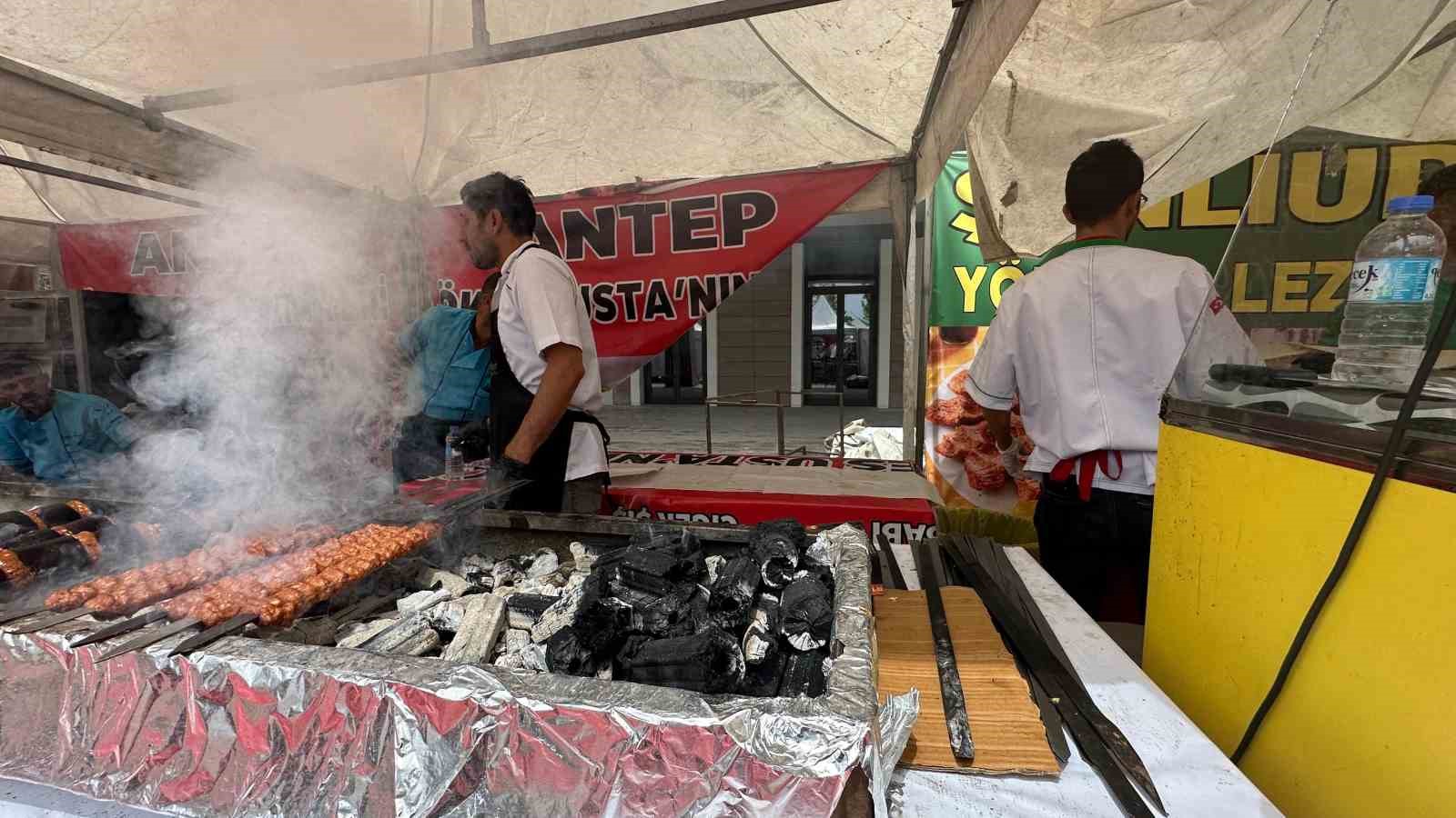 Depremden etkilenen illerin gastronomisi ‘Vefa Mutfağı’ ile Türk Mutfağı Haftası’nda yer aldı
