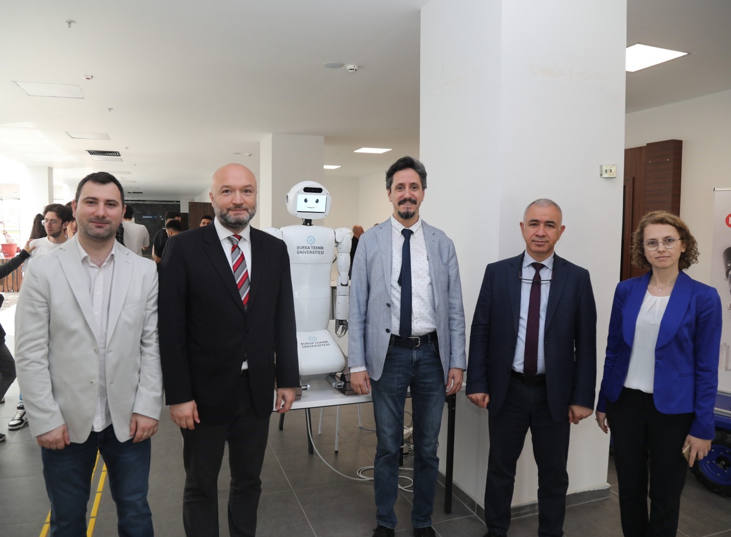 Bursa Teknik &Uuml;niversitesi&rsquo;nin &rsquo;Robot G&uuml;nleri&rsquo; ilgi g&ouml;rd&uuml;
