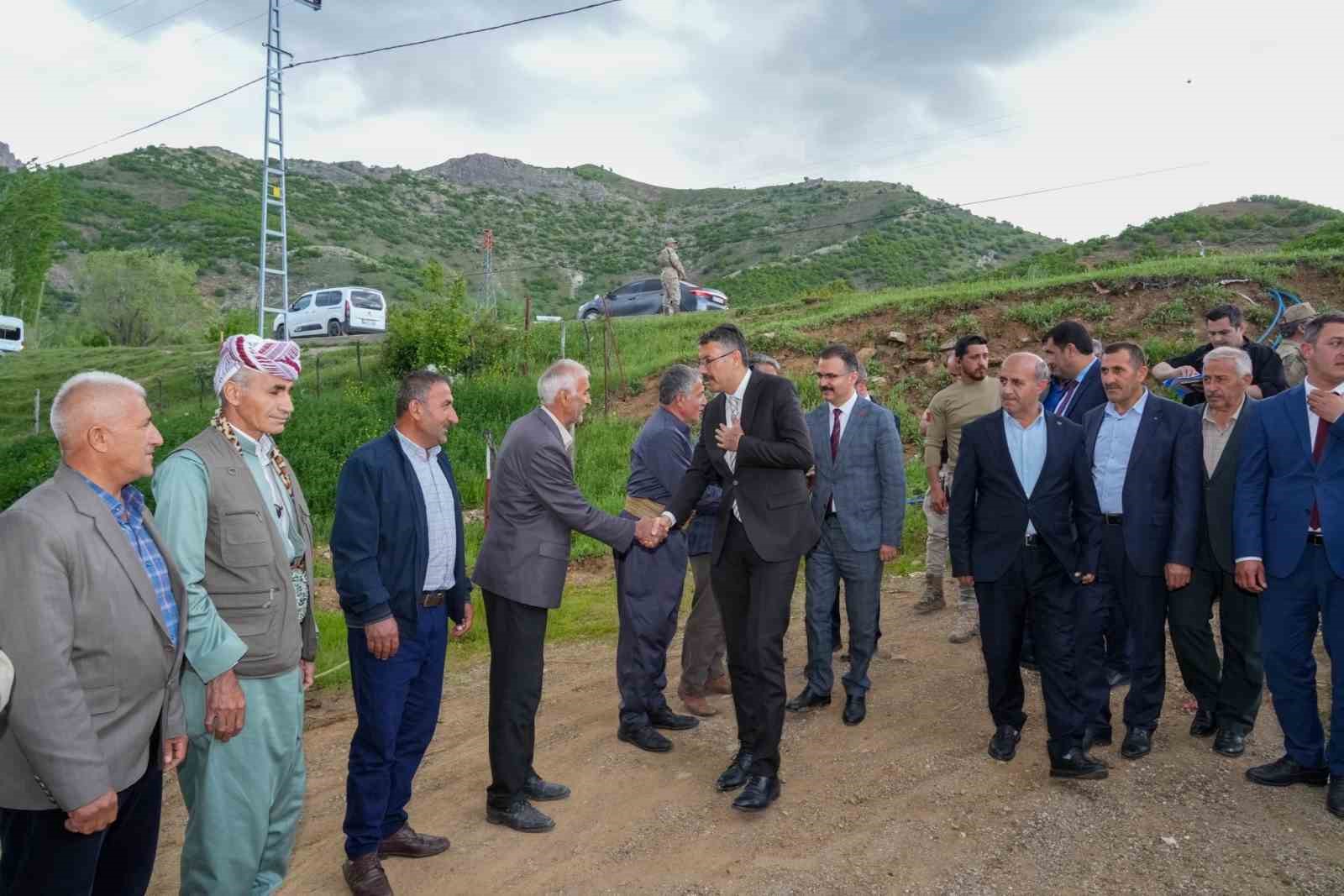 Vali &Ccedil;elik, Kur&rsquo;an kursu inşaatında incelemelerde bulundu
