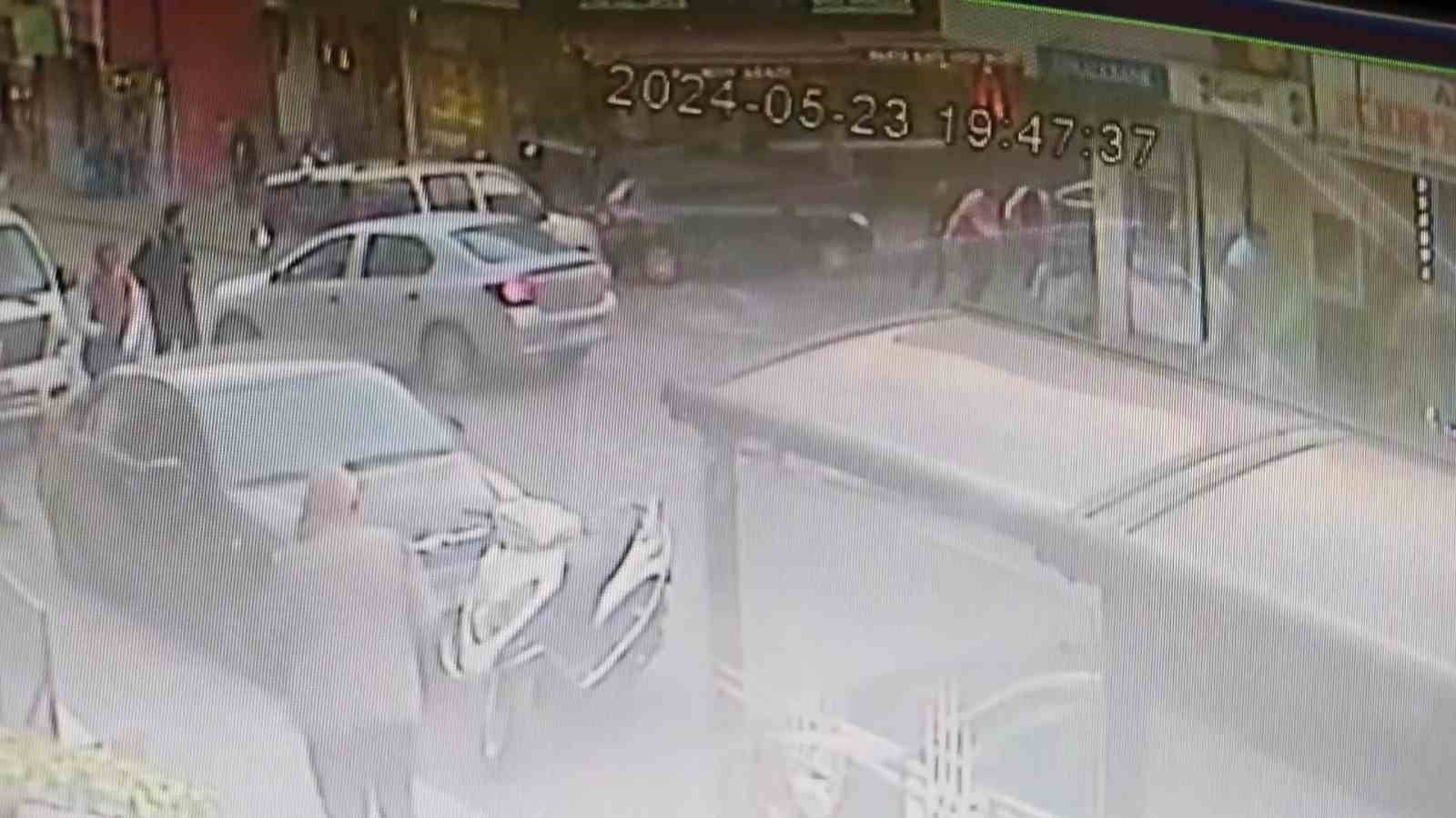 Üsküdar’da 3 kişinin öldüğü silahlı çatışma anı kamerada