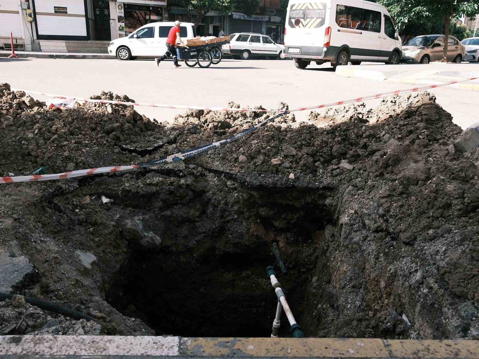 MARSU kazdığı çukurları kapatmıyor
