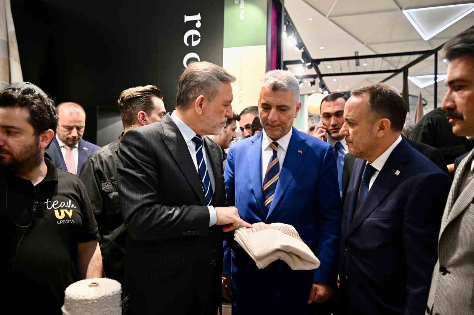 Ticaret Bakanı Bolat: ’’Günlük ihracat kredi limitini 3 milyar liraya çıkardık’’