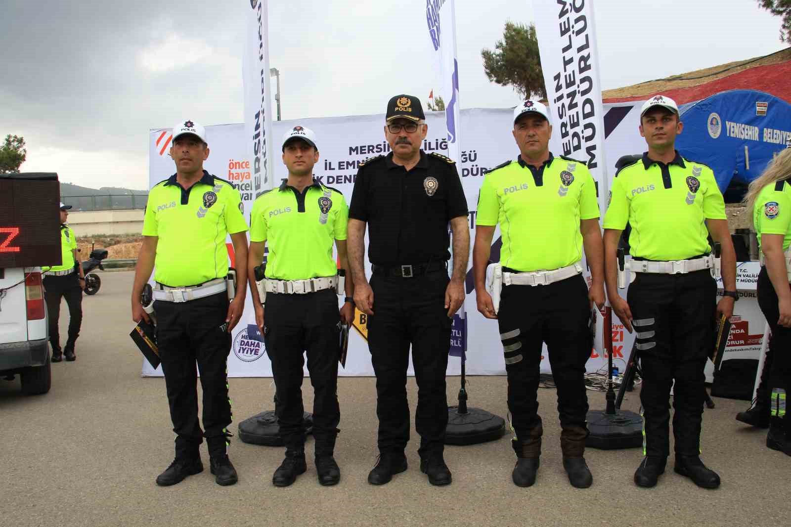 Motosikletli trafik polis timleri sertifikalarını aldı
