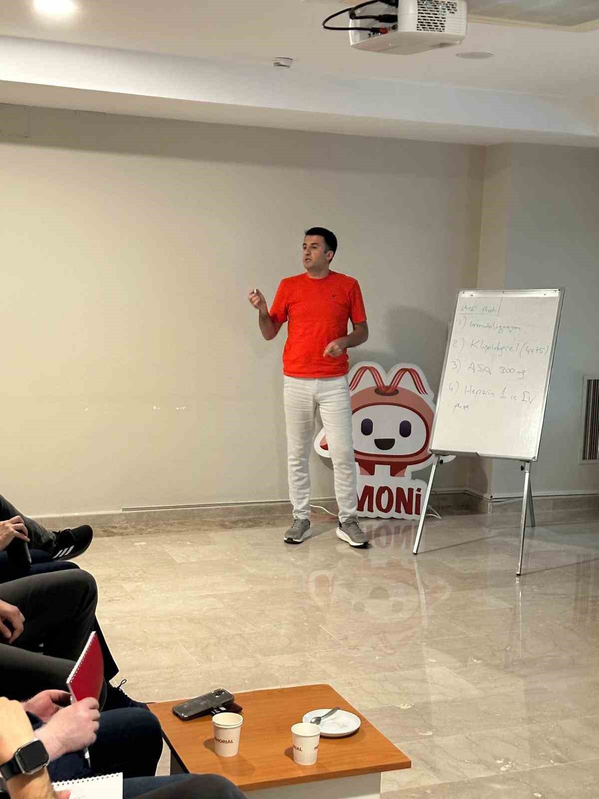 Diyarbakır&rsquo;da "1. Basamakta Kalp Hastalıkları" konulu seminer d&uuml;zenlendi
