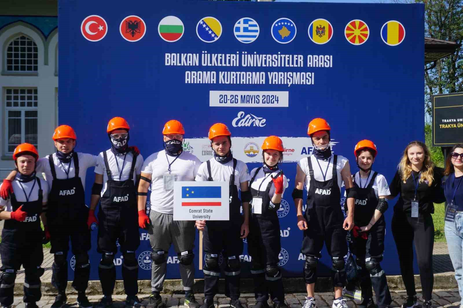 İstanbul depreminde b&uuml;y&uuml;k rol oynayacak ekipler, yarışma yaparak eğitim alıyor 