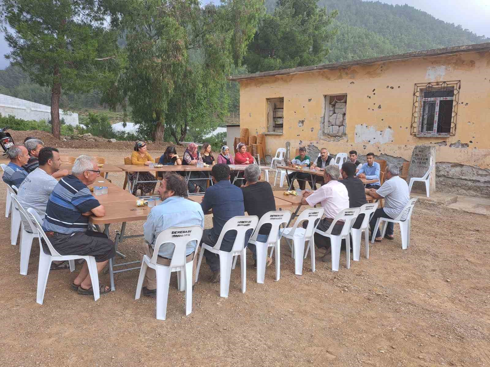 Bozyazı’da vatandaşlar orman yangınlarına karşı bilgilendiriliyor
