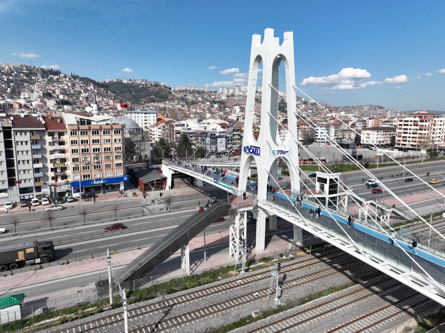 Bu kadarı ’pes’ dedirtti: Asansöre tuvaletini yaptı
