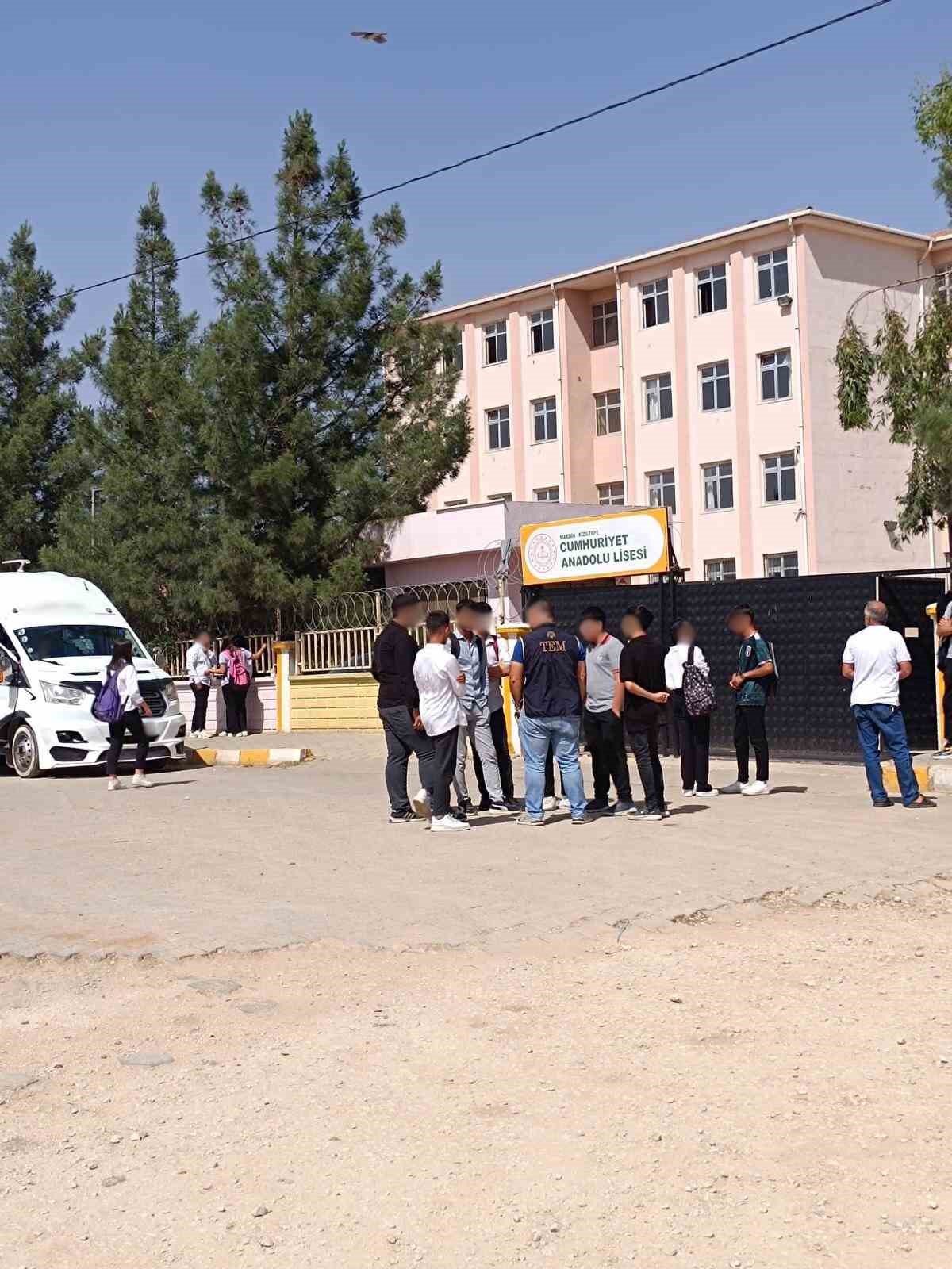 Mardin’de polis ekipleri tarafından okul çevreleri ve servis araçları denetlendi
