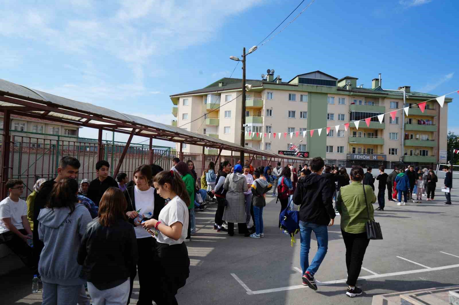 Öğrenciler LGS ve YKS sınavı öncesi Türkiye’de ilk defa Bilecik’te yapılan prova sınavına girdi
