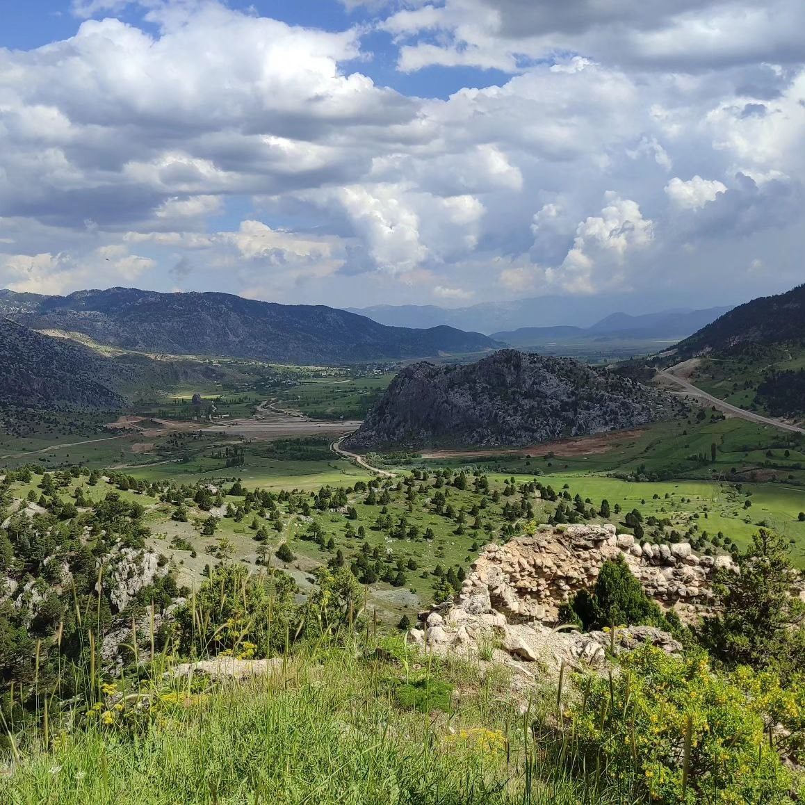 Endemik bitkileri, yaylaları ve tarihi kaleleriyle Andırın
