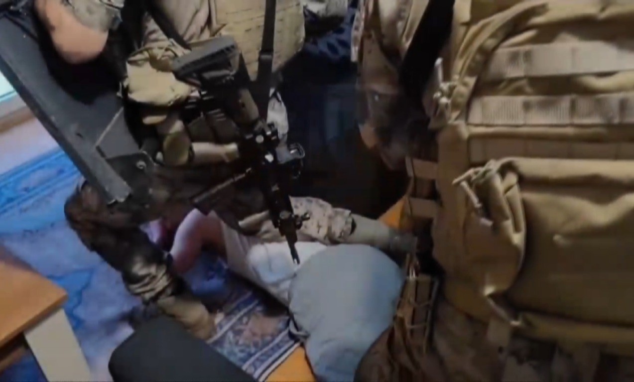 Kahramanmaraş&rsquo;ta şafak vakti uyuşturucu operasyonu: 21 tutuklama
