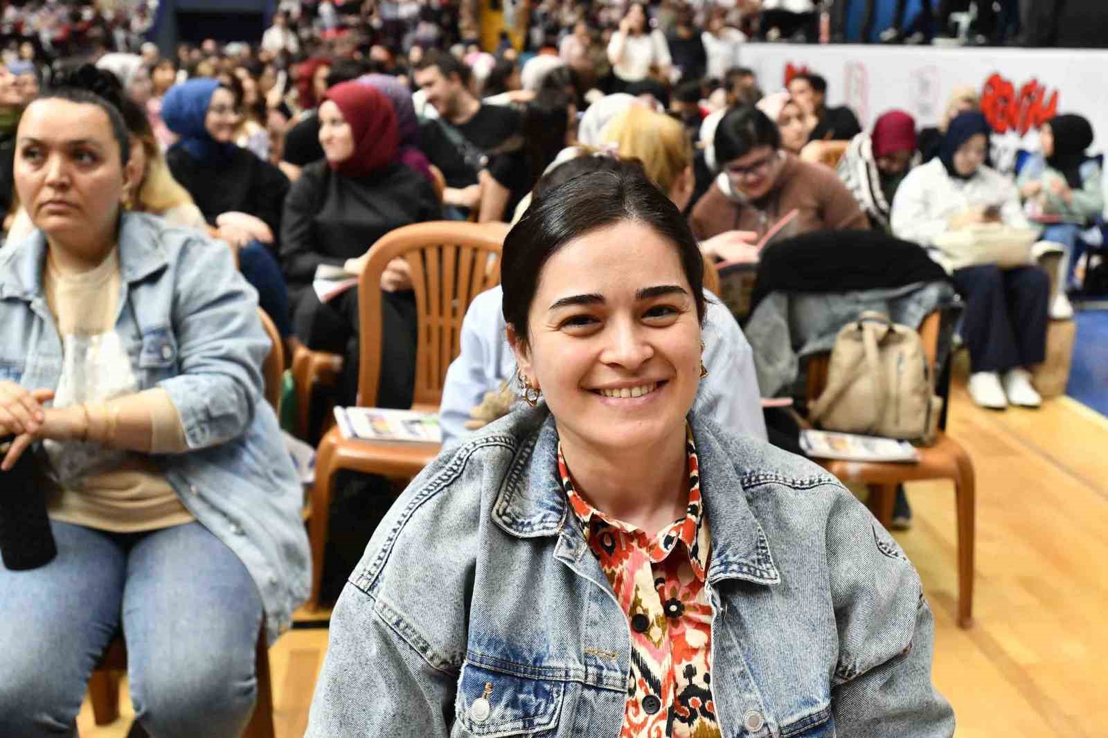 Mansur Yavaş, &ldquo;KPSS Genel Tekrar Kampı&rdquo;na katılan binlerce adaylarla bir araya geldi
