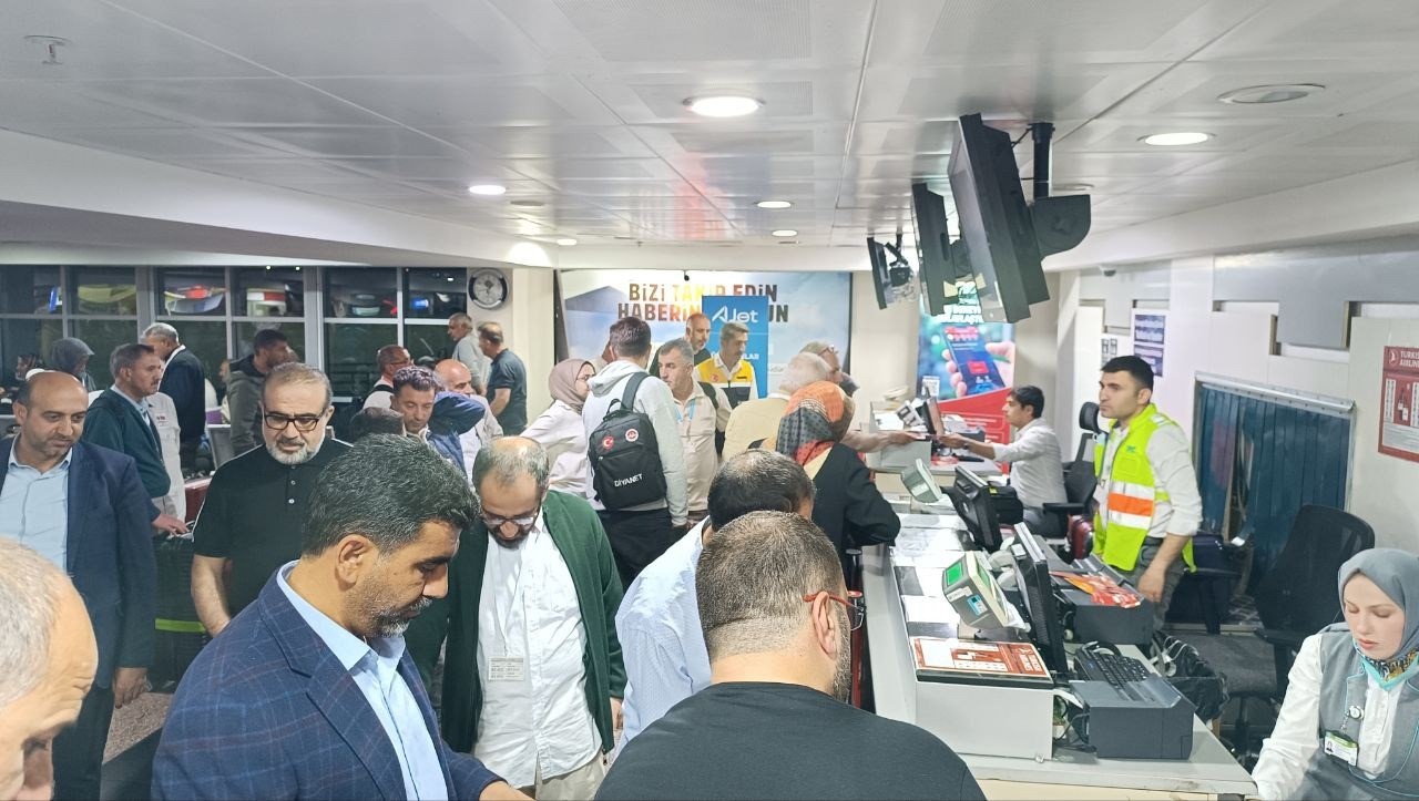Malatya&rsquo;dan ilk Hac kafilesi dualarla uğurlandı
