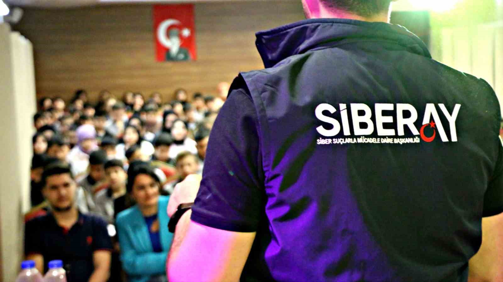 Emniyetten &ouml;ğrencilere siber eğitimi
