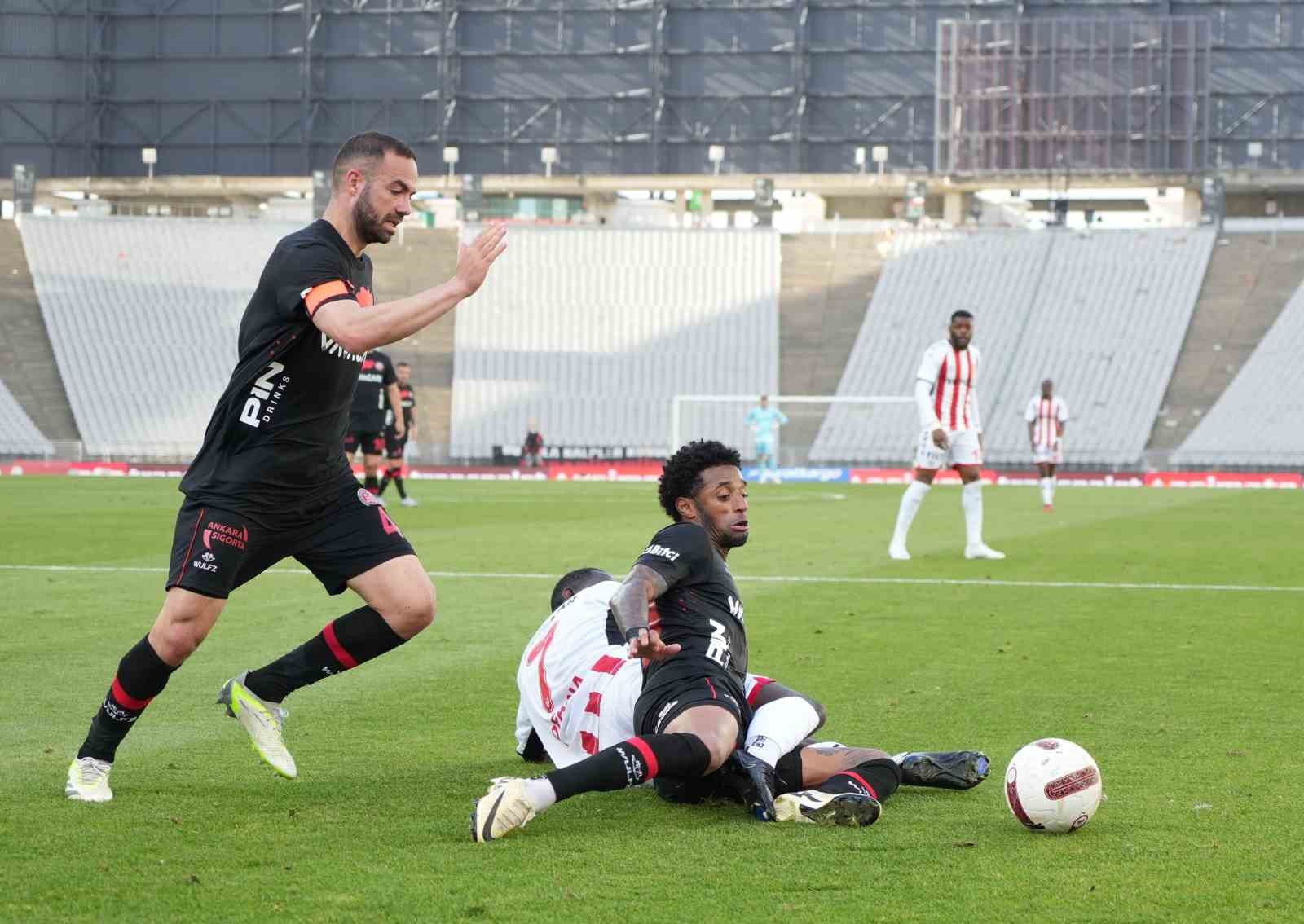 Trendyol Süper Lig: Fatih Karagümrük: 3 - Samsunspor: 1 (Maç sonucu)