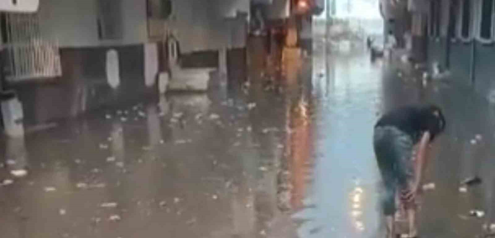 Şanlıurfa&rsquo;da sağanak yağış etkili oldu 