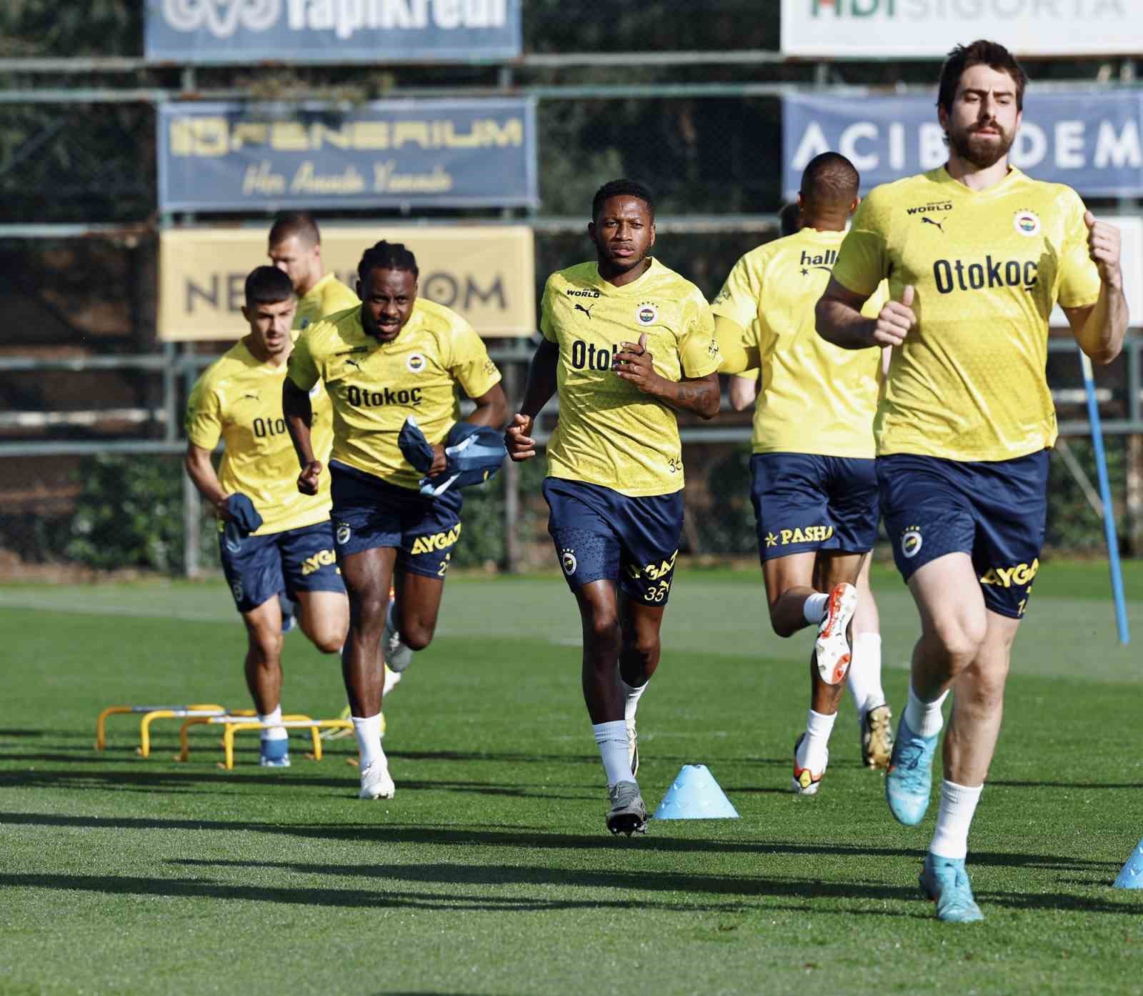 Fenerbah&ccedil;e, İstanbulspor ma&ccedil;ı hazırlıklarını tamamladı
