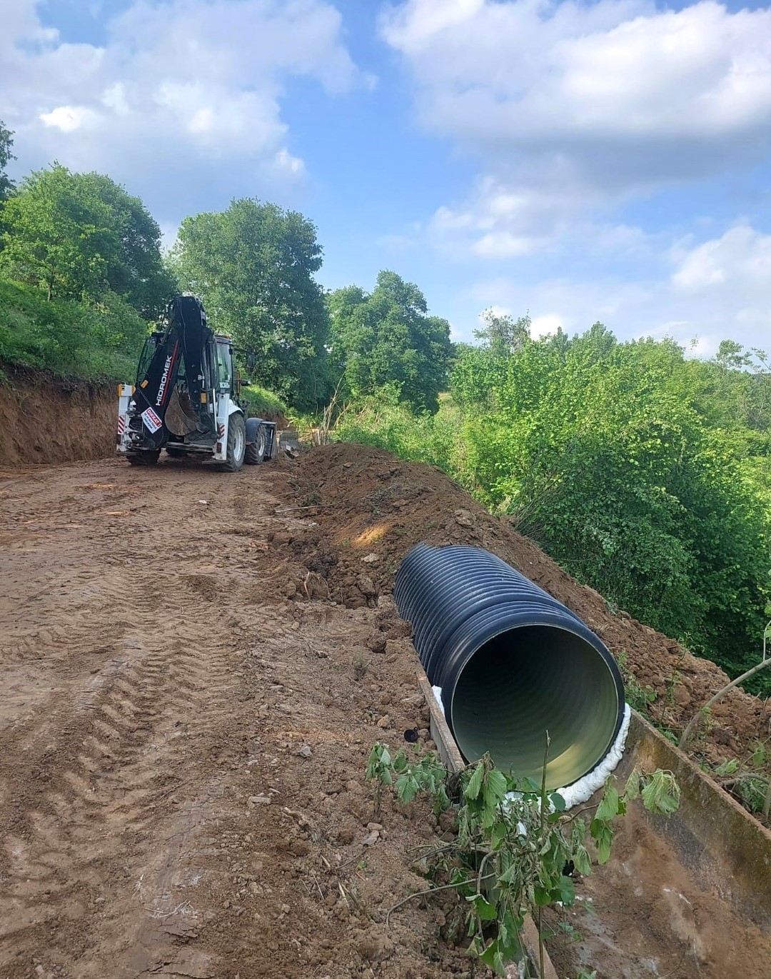 Tarımsal sulama kanalları temizlendi 