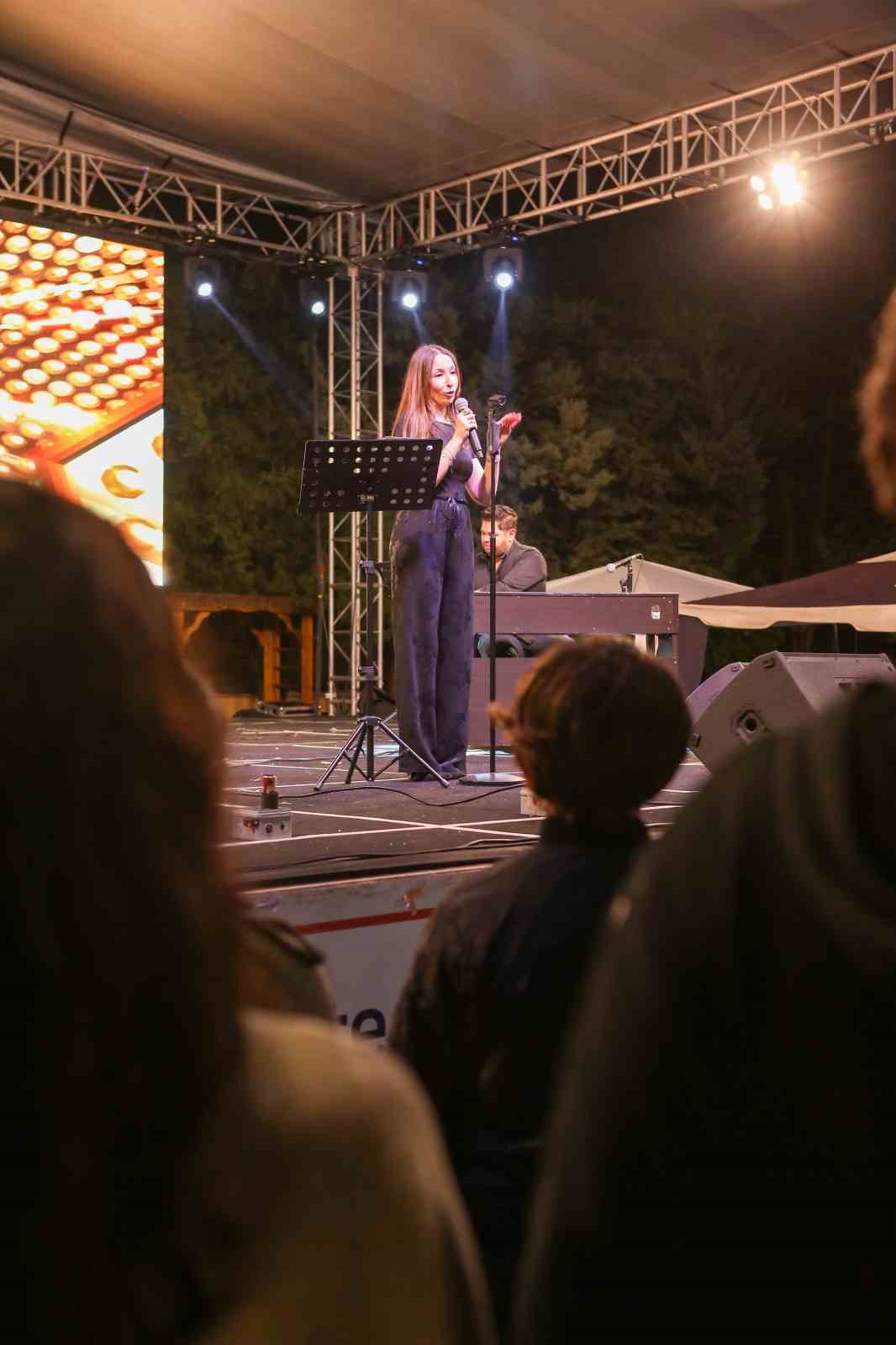 Ünlü sanatçı Naz Ölçal GKV festivalinde sahne aldı