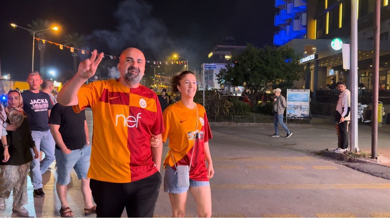 Kuşadası’nda Galatasaray coşkusu 