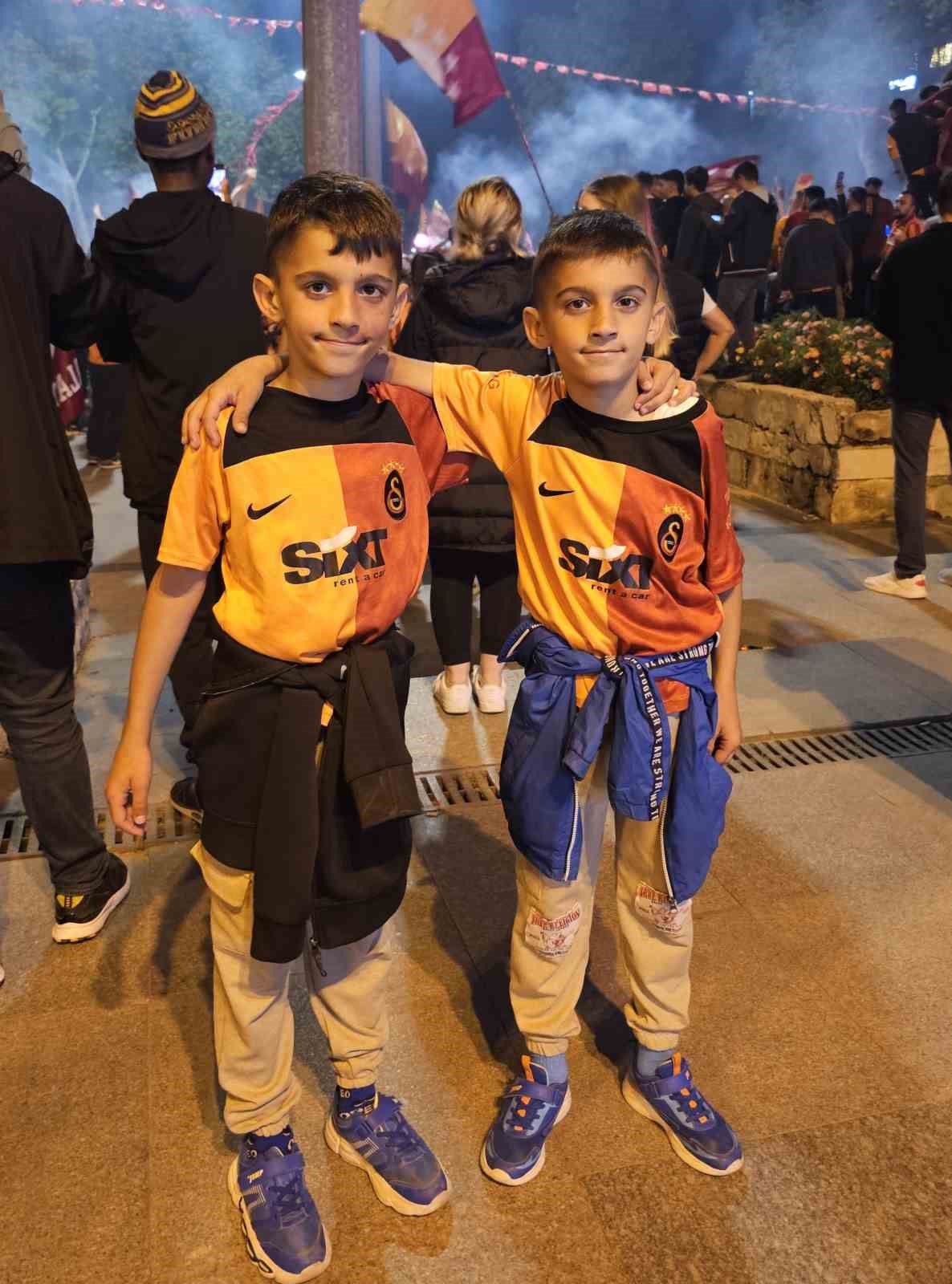 Bandırma’da Galatasaray’ın kutlamaları başladı