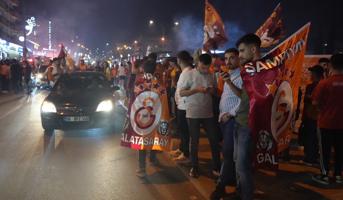 Gaziantep’te Galatasaray’ın şampiyonluk coşkusu zirve yaptı