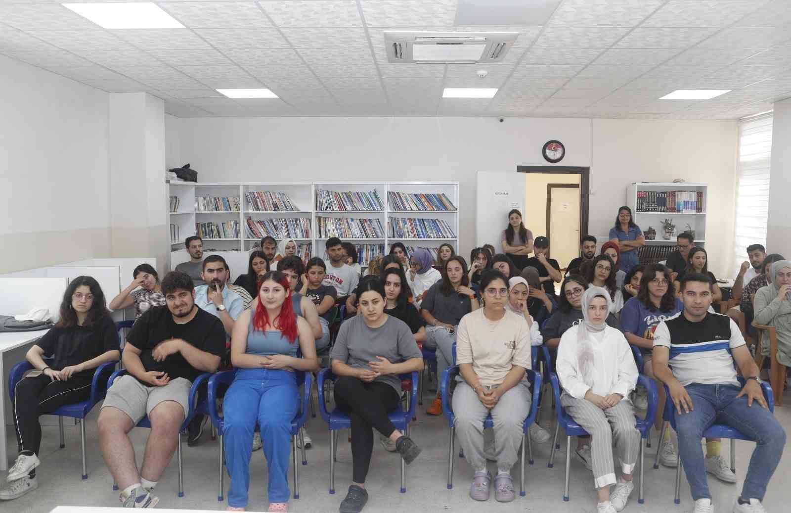 &Ccedil;ukurova&rsquo;dan gen&ccedil;lere &lsquo;Sınav Kaygısını Giderme&rsquo; semineri

