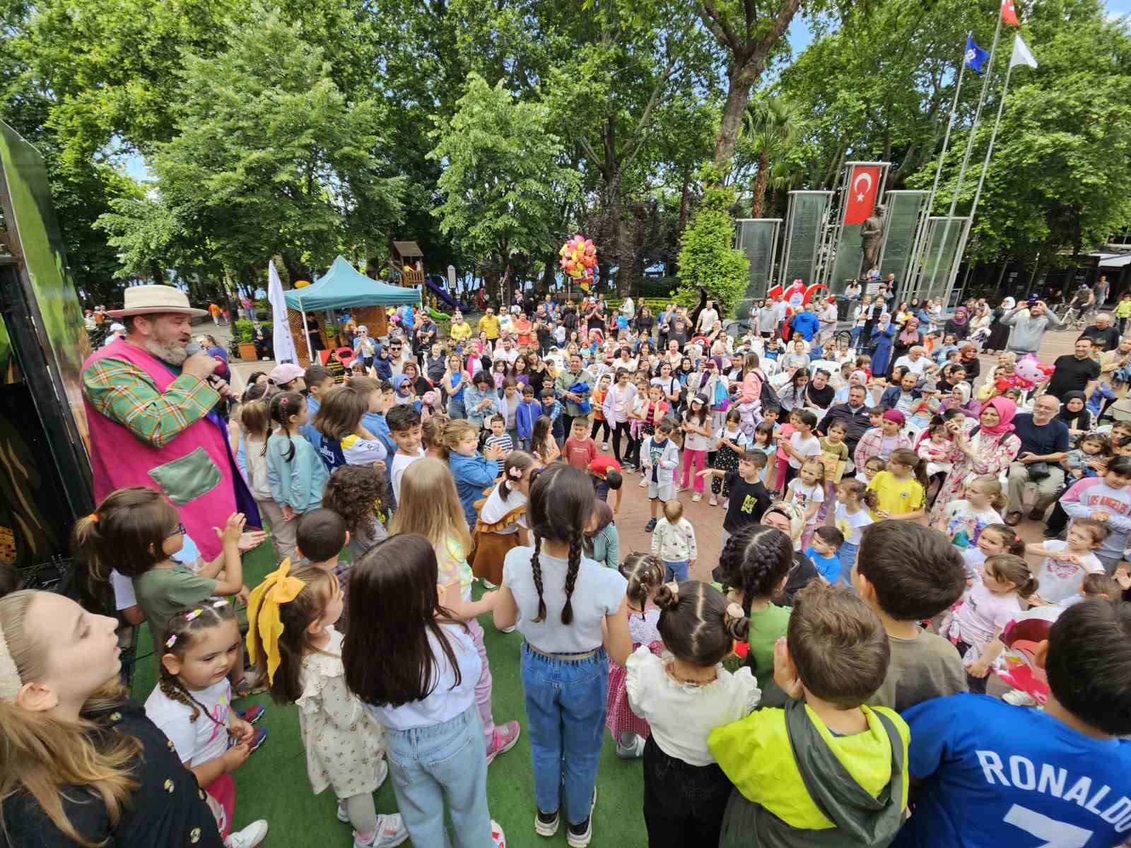 Çocuklar şenlikte eğlendi