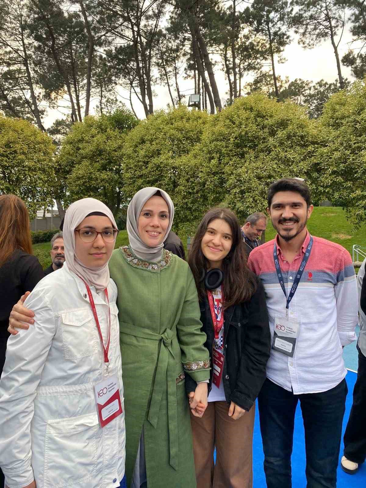 Şehzadeler Gediz Anadolu Lisesi bilgi yarışmasında T&uuml;rkiye şampiyonu oldu
