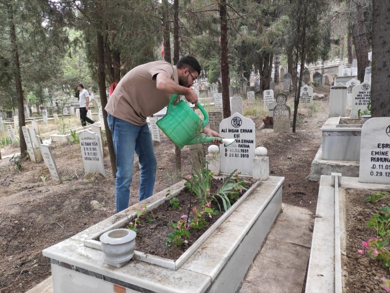 Gediz&rsquo;de &ouml;ğrencilerden &ouml;rnek davranış
