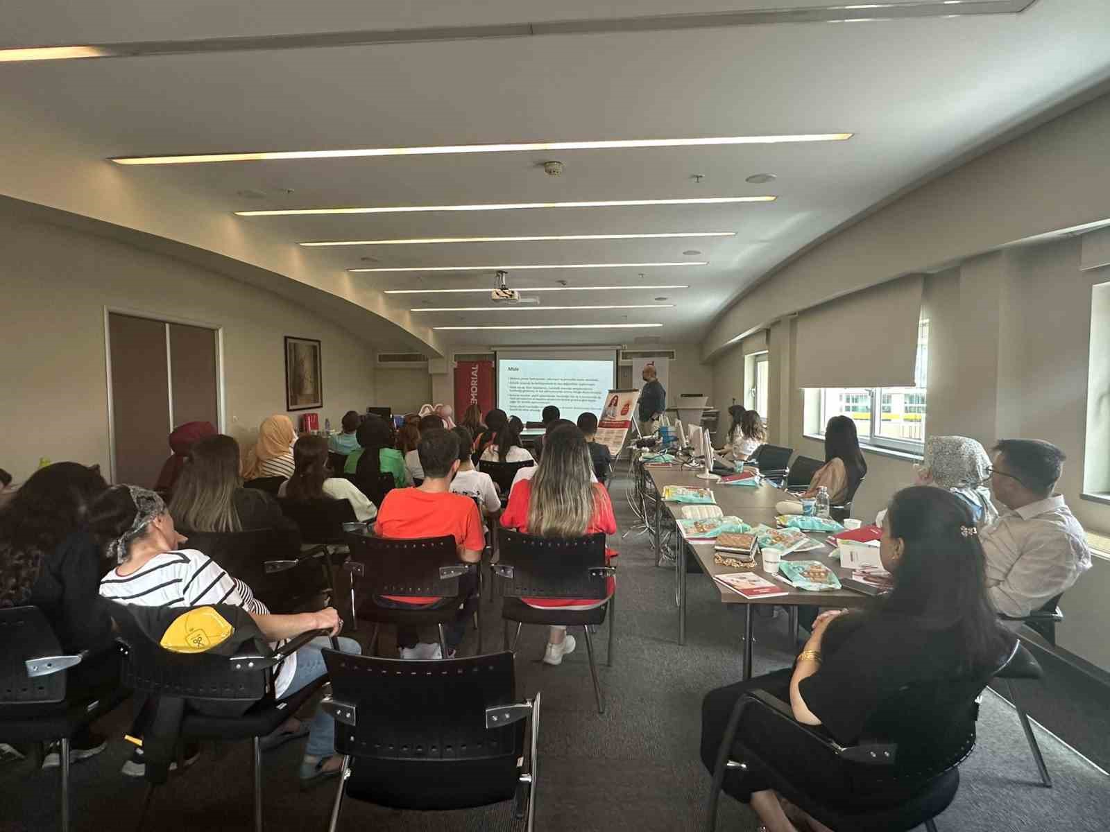 Diyarbakır&rsquo;da anne adaylarına doğuma hazırlık kursu başladı
