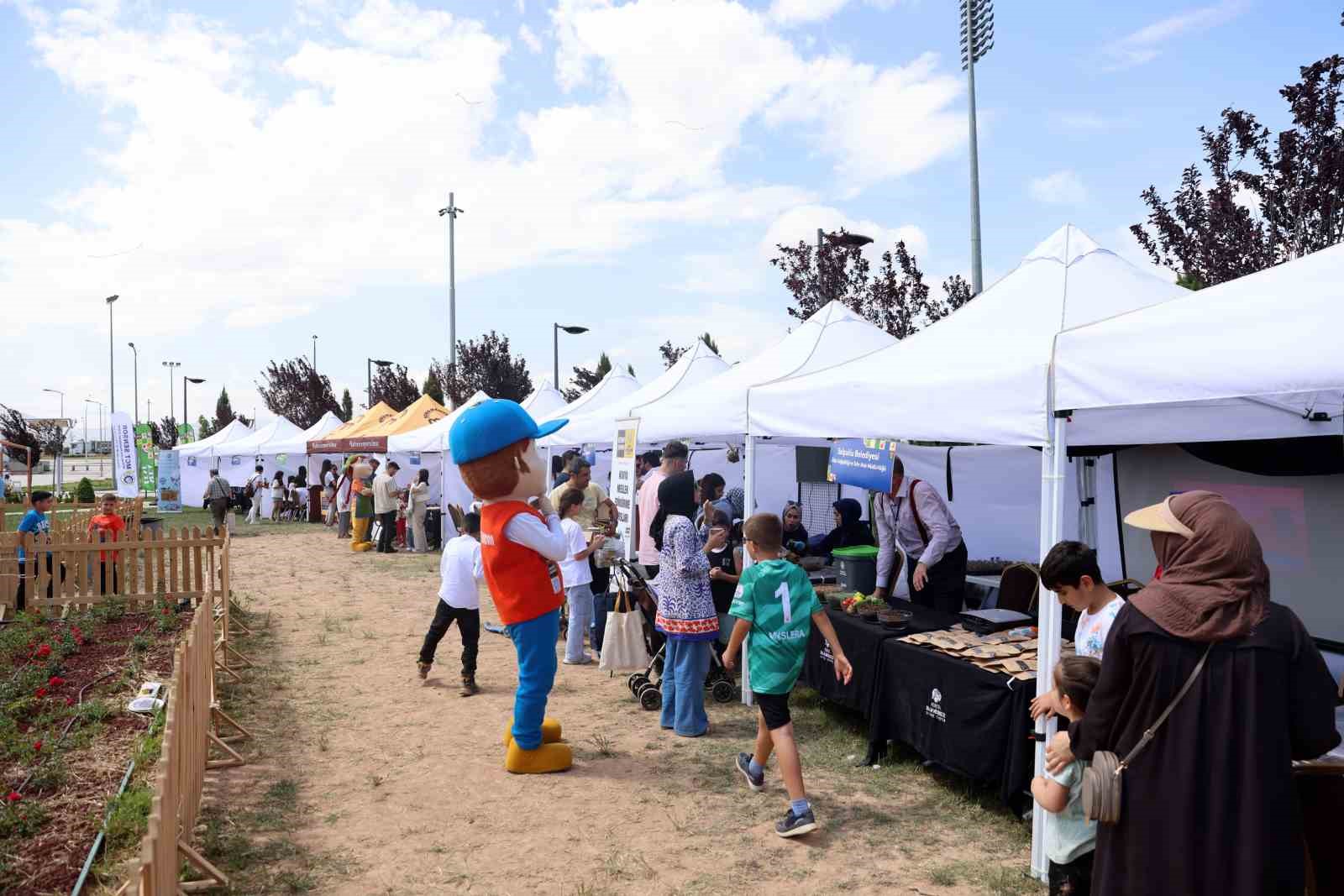 Selçuklu Belediyesi SERAFEST’te kompost üretimini anlattı