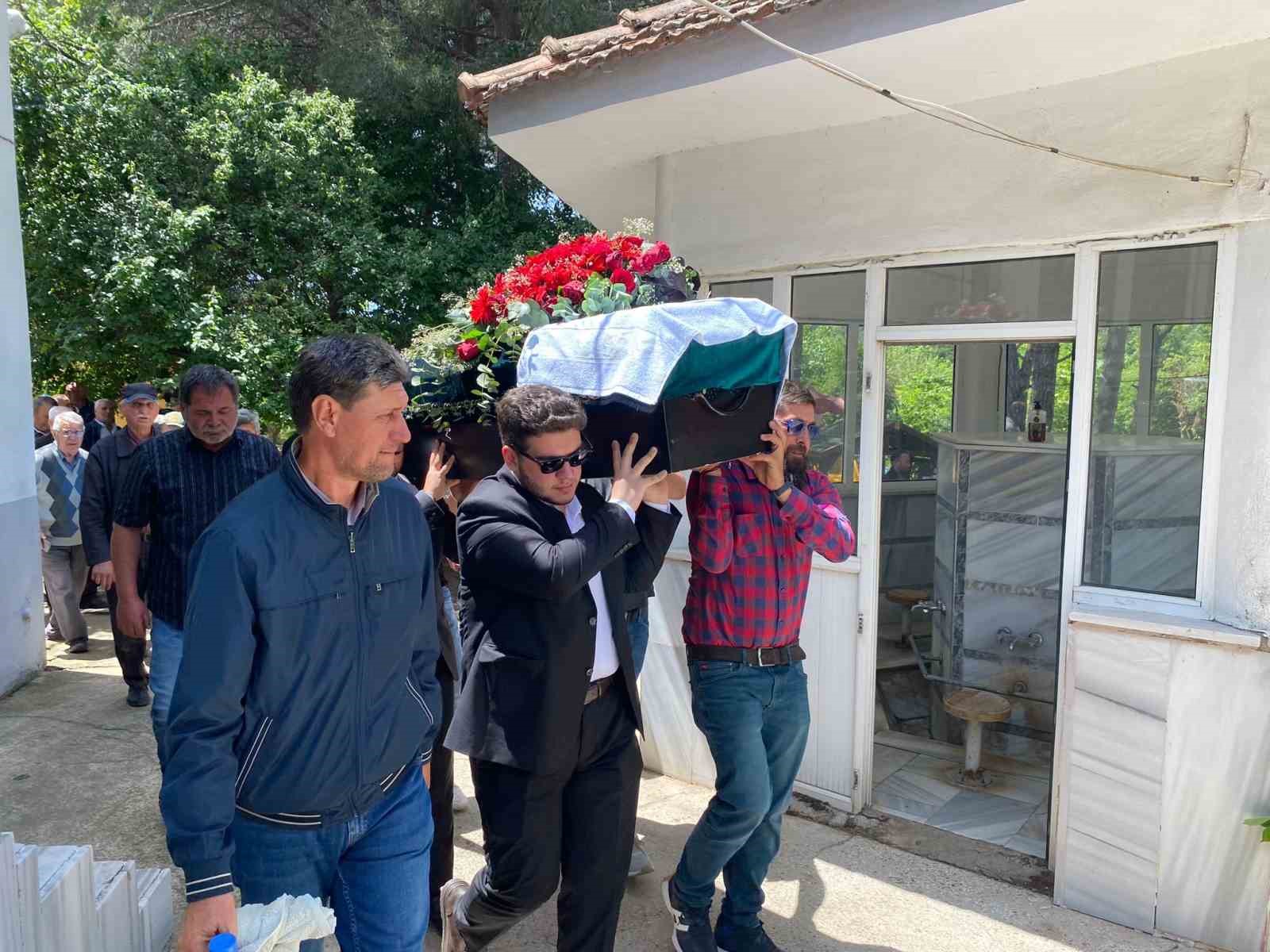 Ekonomist Korhan Berzeg, 345 g&uuml;n sonra defnedildi
