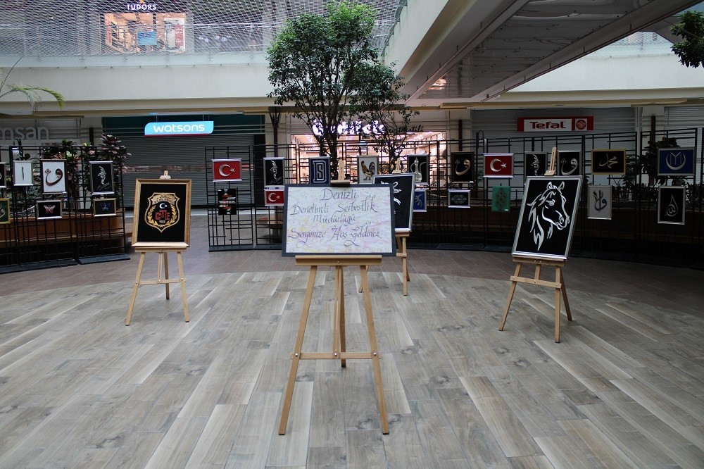 Y&uuml;k&uuml;ml&uuml;lerin el emeği eserleri sergilendi
