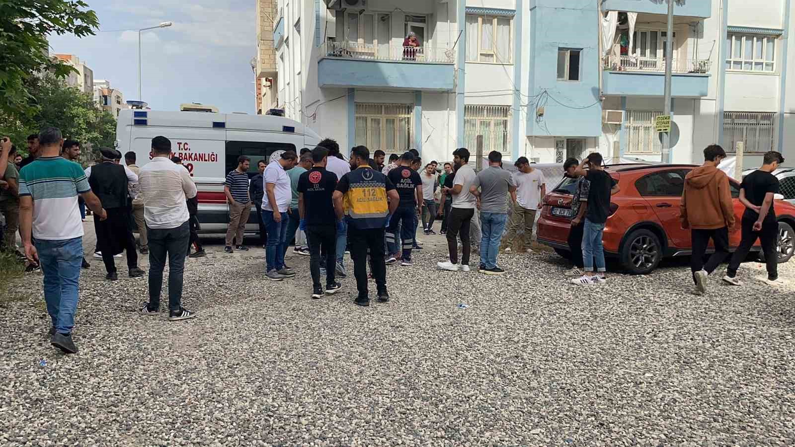 Sokak ortasında silahlı ve bıçaklı kavga: 4 yaralı İhlas Haber Ajansı