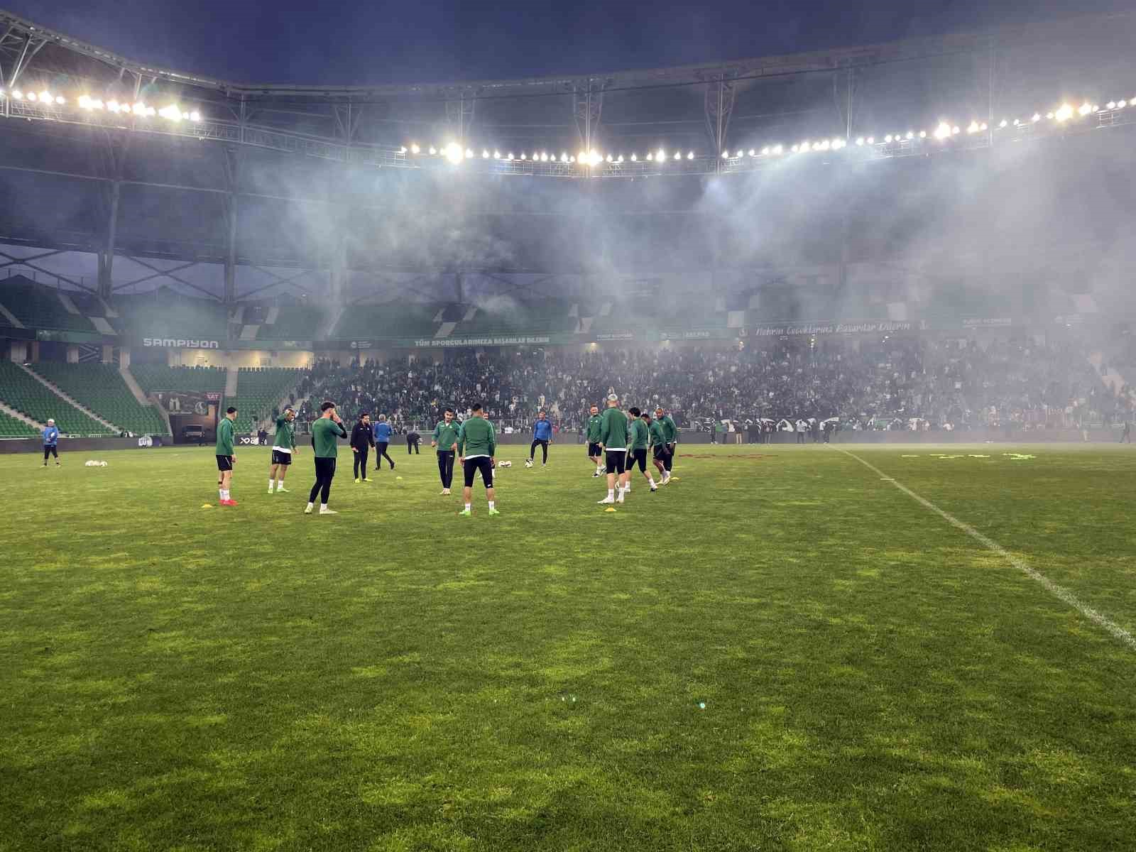 Sakaryaspor, Süper Lig hayali için son antrenmanına çıktı
