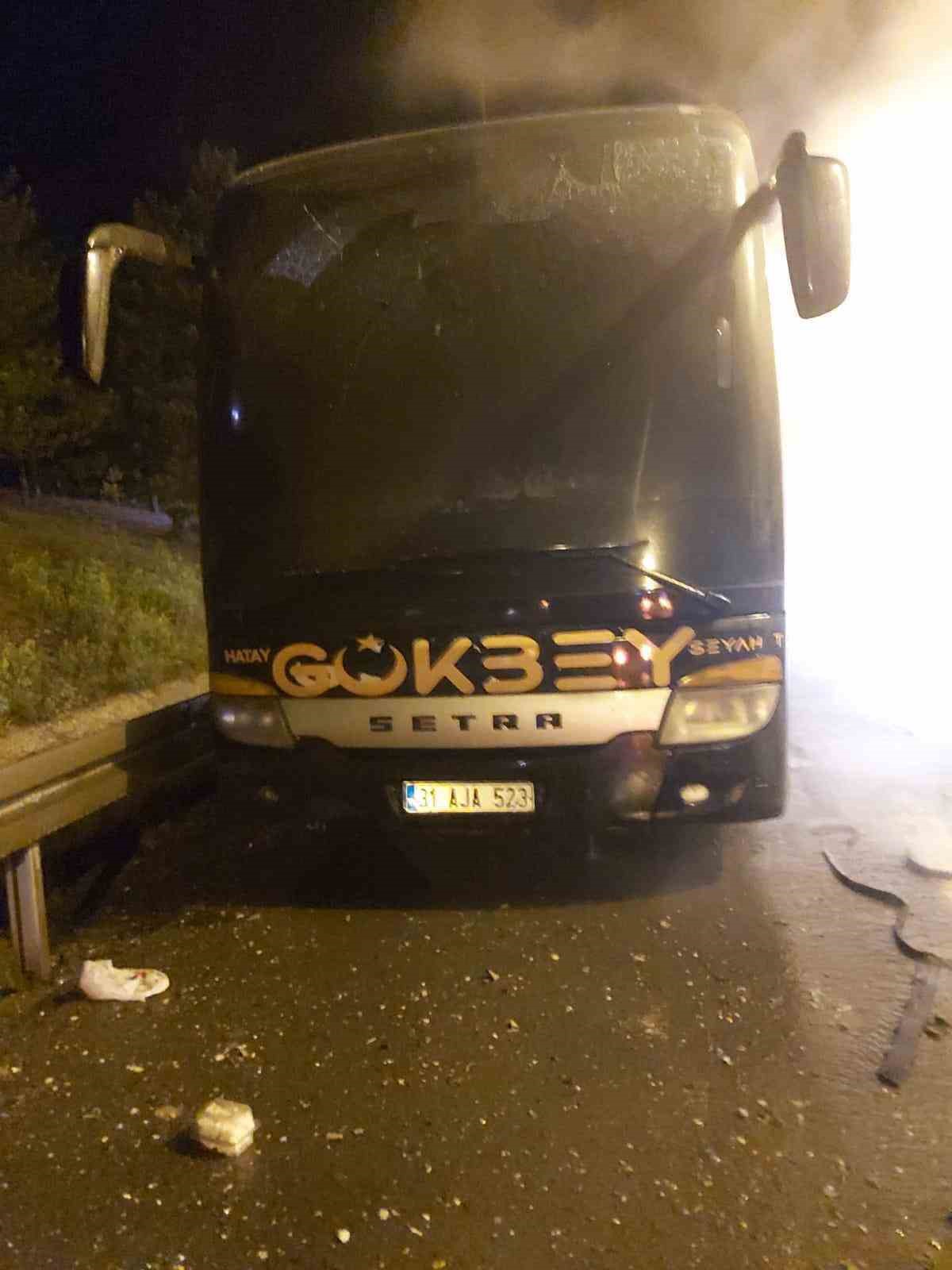 Ankara’da yolcu otobüsü alev alev yandı
