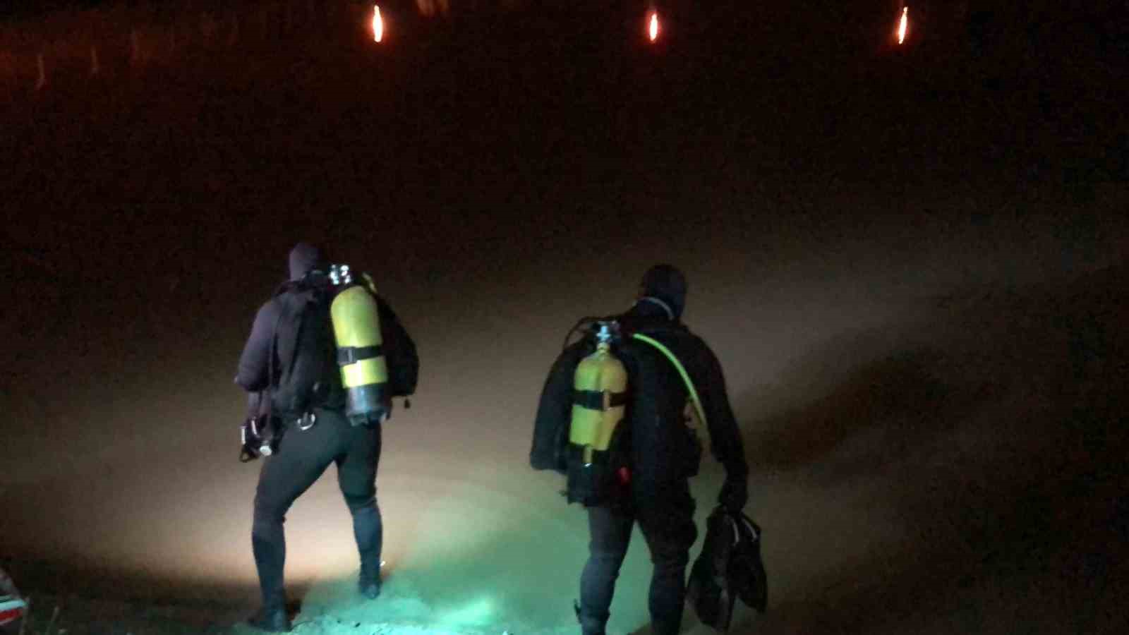 Tekirdağ’da otomobili ile gölete uçan sürücü yüzerek kurtuldu

