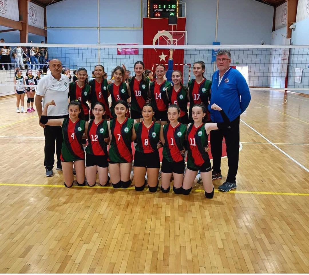 Midi Kızlar Gelişim Ligi şampiyonu Hürriyetspor